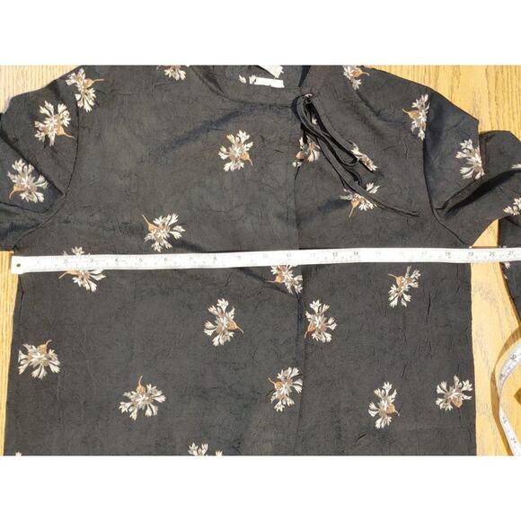 Vince Tossed Bouquet Tie Neck Blouse Top Long Sleeve Black Floral Womens XS NWT - Picture 7 of 8